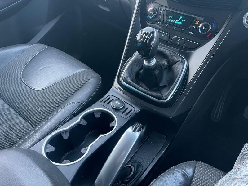 FORD KUGA
