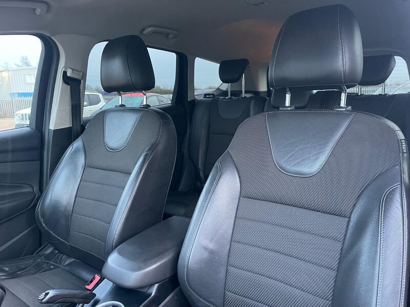 FORD KUGA