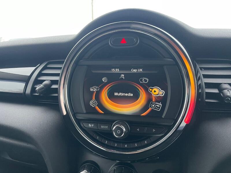 MINI HATCH