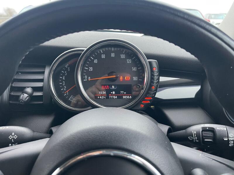 MINI HATCH