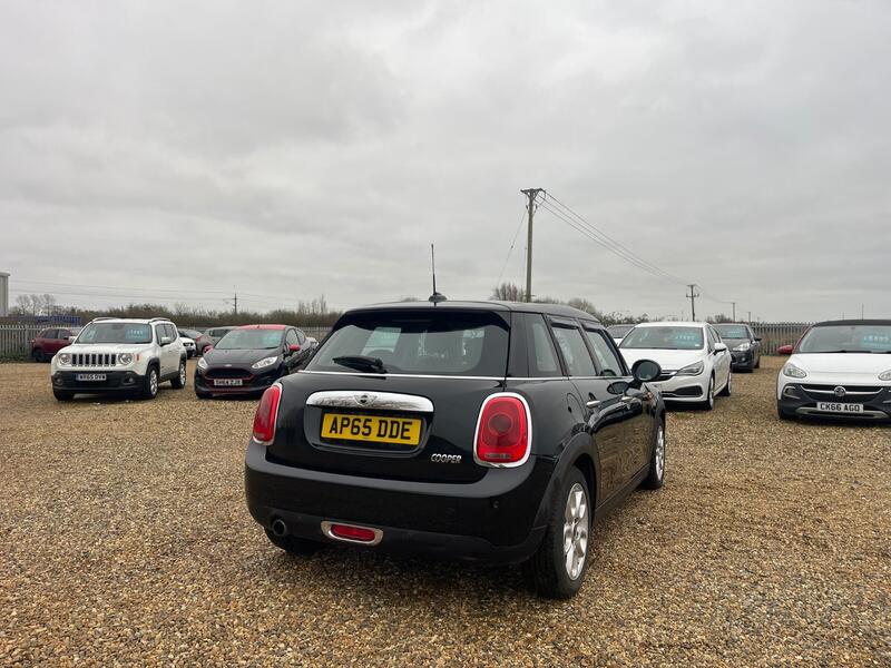 MINI HATCH