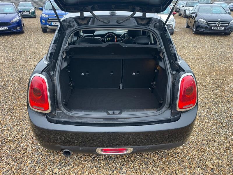 MINI HATCH