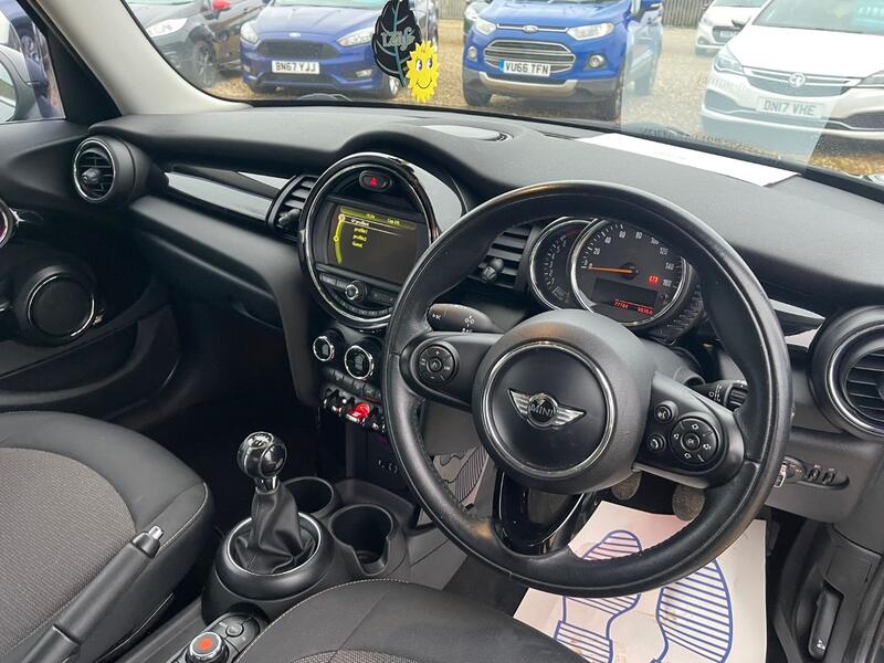MINI HATCH