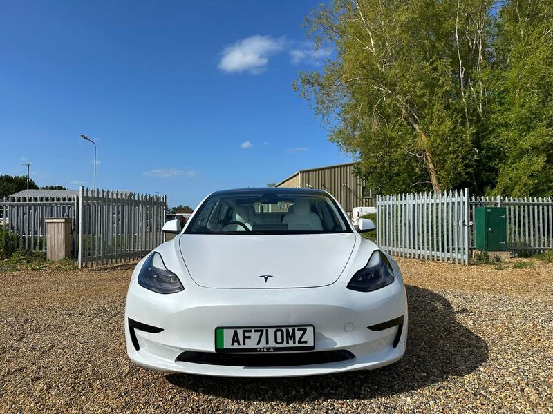 TESLA MODEL 3