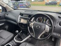 NISSAN NAVARA